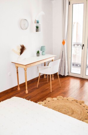 3 bedrooms, desk, iron/ironing board, WiFi