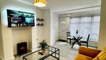 Televisie en een open haard