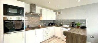 Couples Choice! Walsall City 2BedApartment SmartTv