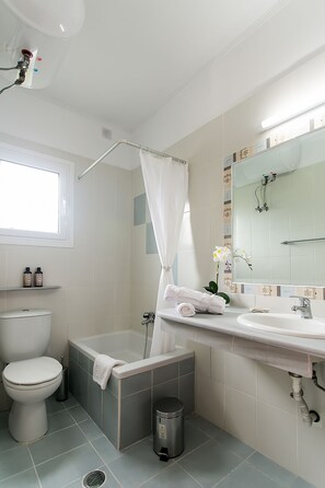 Hårtørrer, håndklæder, Sæbe, Shampoo