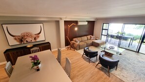 Loft, 3 Bedrooms, Smoking, Balcony | Dining - Pearl Valley Golf Lodge - Loadshedding f (Paarl)
