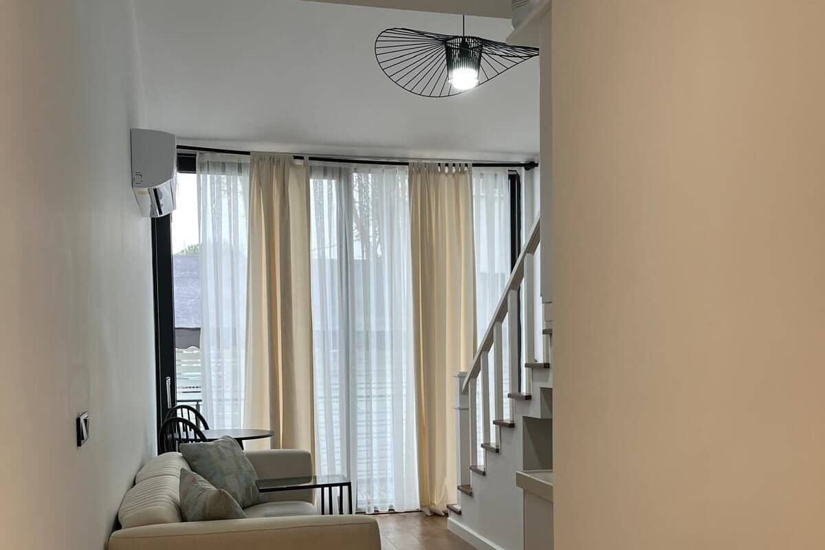 Business kamer, balkon, uitzicht op tuin | 1 slaapkamer, luxe beddengoed, een minibar, individueel gedecoreerd