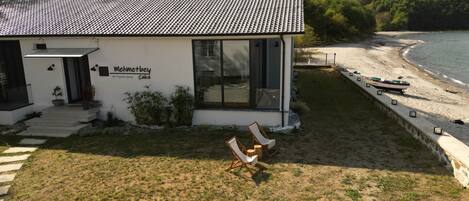 Business Room, Sea View, Beachside | 1 bedroom, premium bedding, minibar, individually decorated