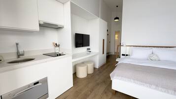 1 Schlafzimmer, hochwertige Bettwaren, Minibar, individuell dekoriert
