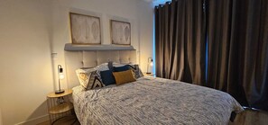 2 chambres, fer et planche à repasser, Wi-Fi, draps fournis