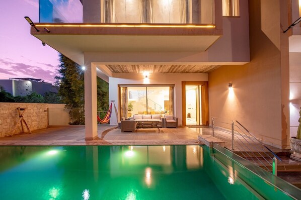 Pool - Villa Moderne Plein Avenue M6 Piscine 6ch/12 Personnes. À Côté des Malls (Marrakech)