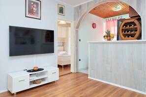 Apartamento clássico | 2 quartos, Wi-Fi de cortesia, roupa de cama