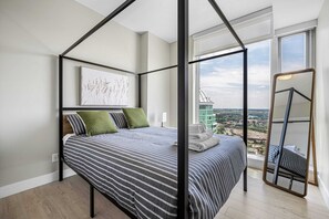 2 soverom, strykejern/-brett, reiseseng for barn og wi-fi