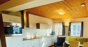 Køleskab, ovn, kogeplade, opvaskemaskine