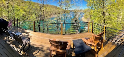 Lake Front Access, Views, Firepit, Kayaks, Family