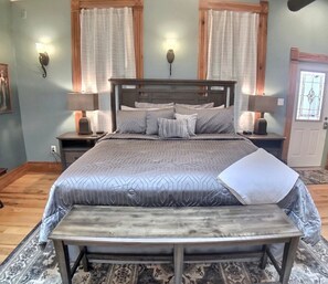 1 bedroom, iron/ironing board, WiFi, bed sheets - Rock House Cave Side Suite VIP Parking Cave Access (Eureka Springs)