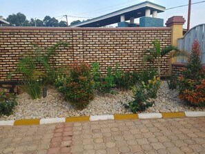 Property grounds - Relaxing home Kanombe  (Kigali)