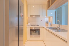 Private kitchen - Bellavista - Contemporary 2 BR - Downtown View II - Burj Khalifa View BV 07-2 (Dubai)