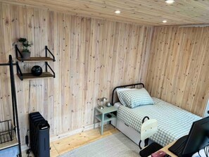 3 makuuhuonetta, silitysrauta/-lauta, Wi-Fi, vuodevaatteet