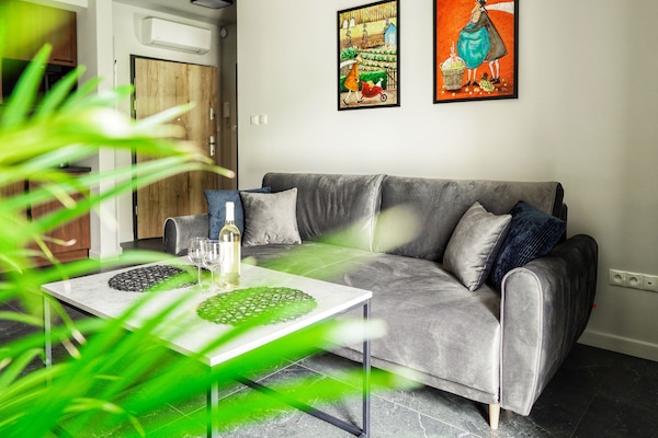Classic-Apartment | Wohnbereich | Flachbildfernseher