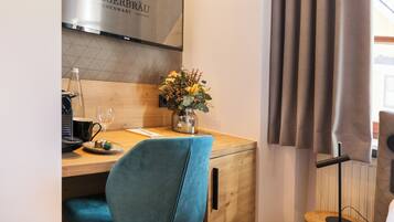 Zimmersafe, Schreibtisch, schallisolierte Zimmer, Babybetten