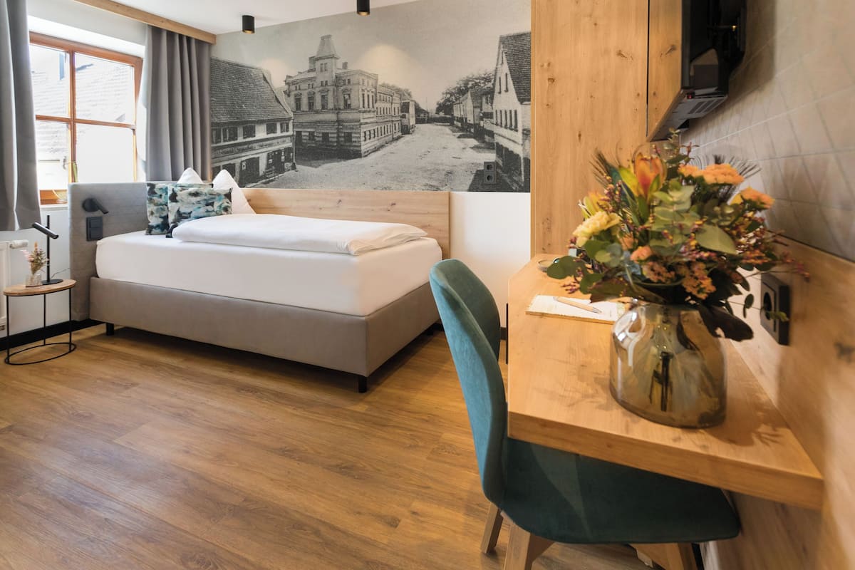 Single Room | In-room safe, desk, soundproofing, cribs/infant beds