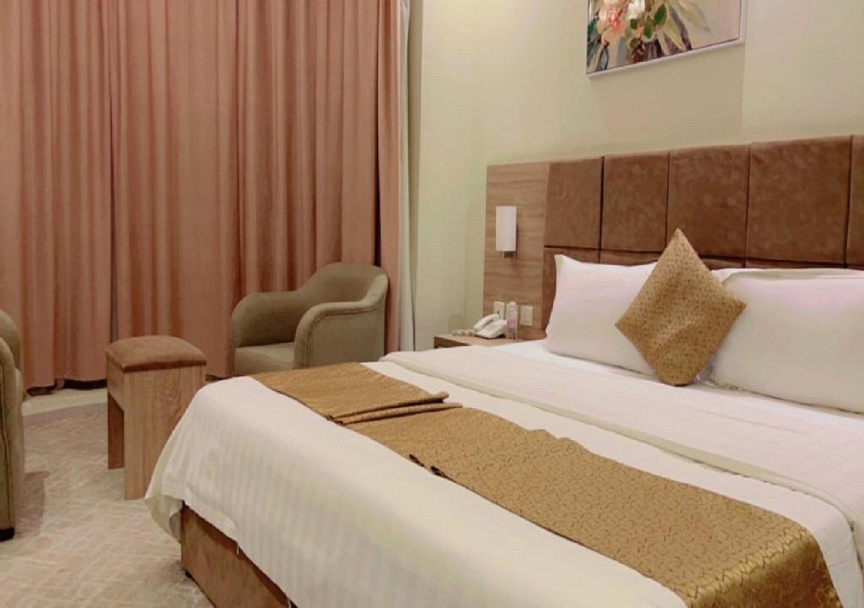 premium bedding, pillow-top beds, in-room safe, blackout curtains