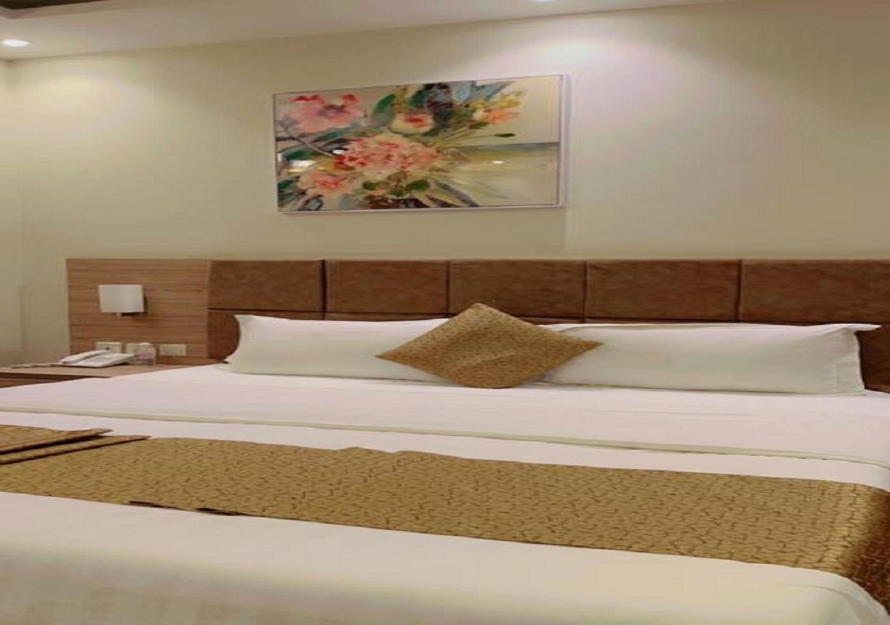 studio | premium bedding, pillow-top beds, in-room safe, blackout curtains