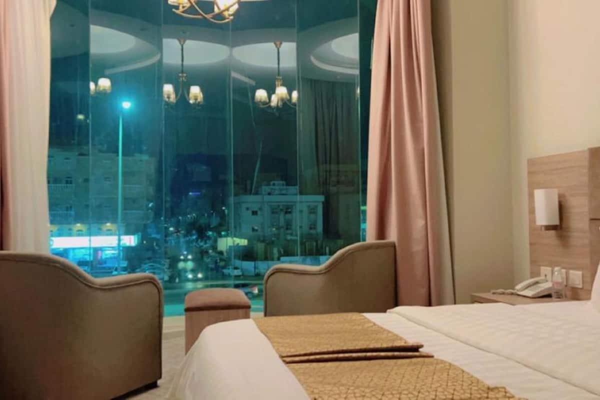 family suite | premium bedding, pillow-top beds, in-room safe, blackout curtains