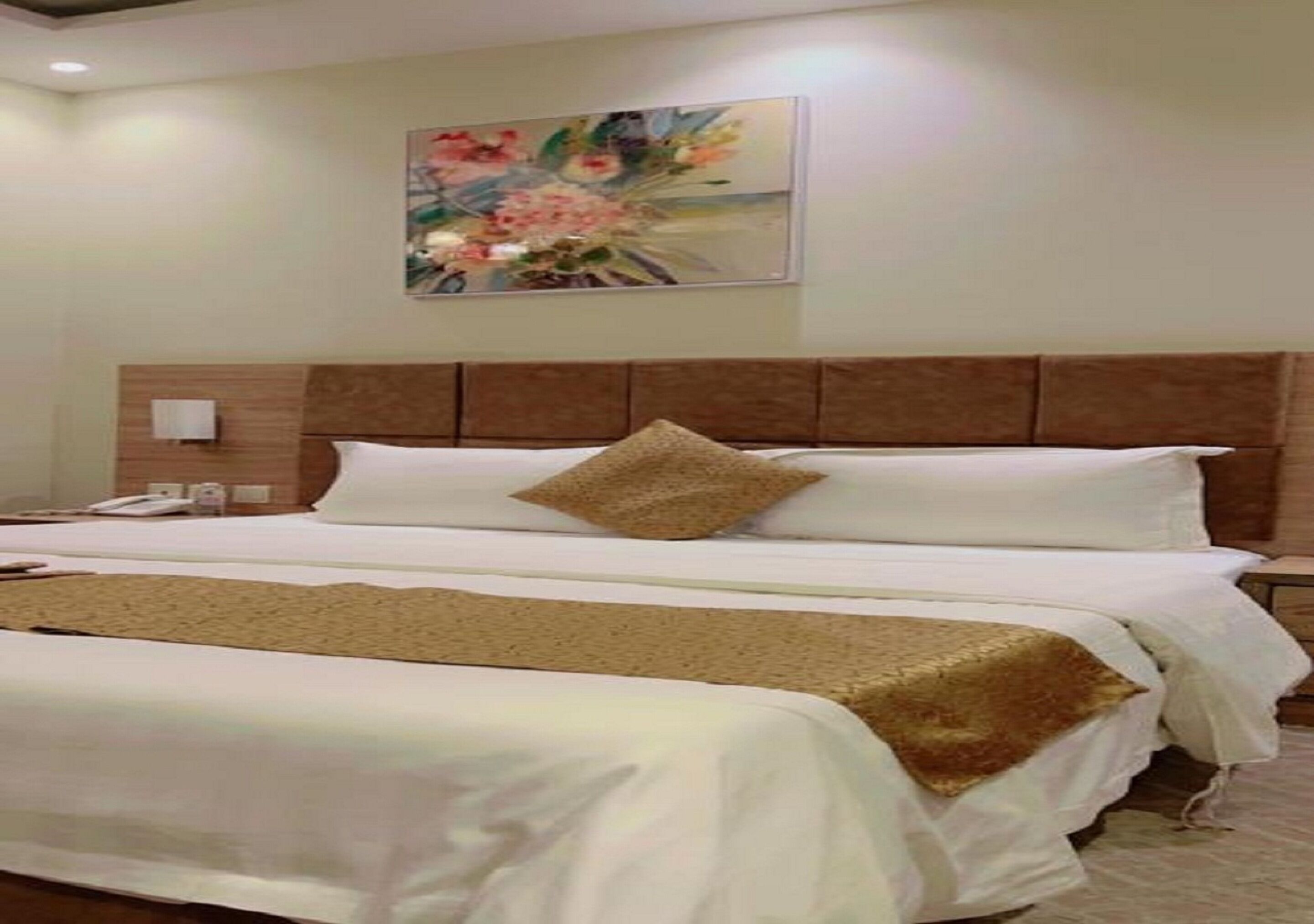 premium bedding, pillow-top beds, in-room safe, blackout curtains