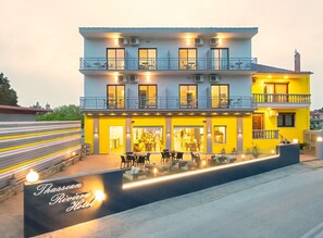 Front of property - evening/night - Thassian Riviera Hotel (Thasos)