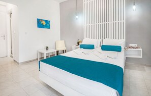 Quarto casal superior | Cofres nos quartos, escrivaninha, quartos à prova de som