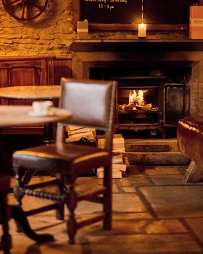 Restaurant - The Plough Inn (Lechlade)
