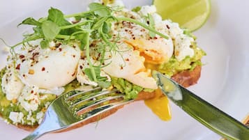 Free daily cooked-to-order breakfast