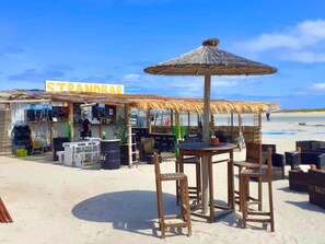 On the beach, sun-loungers - Perfekt für Familien und Paare - Inkl. Kinderbuggy, Wickeltisch und Strandnah (Esens)