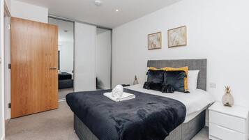 Apartment | 2 bedrooms, iron/ironing board, free WiFi, bed sheets