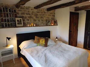 Room - Boerderij , 8 Persoons met Zwembad en Groots Uitzicht (Laferté-sur-Amance)
