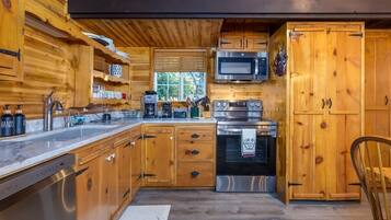 House (Wonderland Chateau) | Bahagian luar