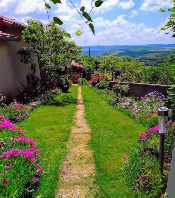 Property grounds - Maison Avec Jacuzzi Proche de Roquefort (Roquefort sur soulzon)
