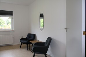 Habitación cuádruple familiar | Ropa de cama hipoalergénica, insonorización, cunas y wifi gratis