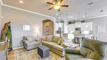 House (3 Bedrooms) | Interior