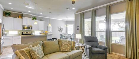 House (3 Bedrooms) | Interior