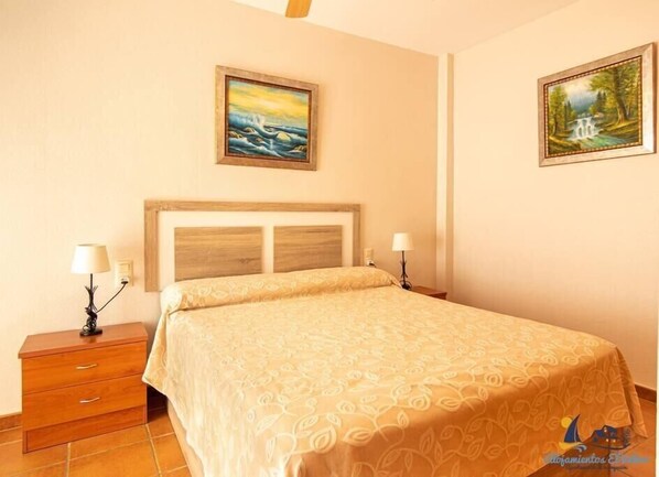 2 bedrooms, iron/ironing board, travel cot, WiFi