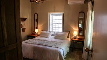 Classic Suite, 1 Bedroom, Bathtub, River View | 1 bedroom, hypo-allergenic bedding, in-room safe, individually decorated