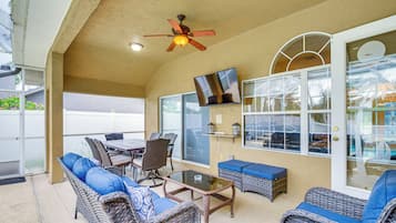 House (5 Bedrooms) | Interior