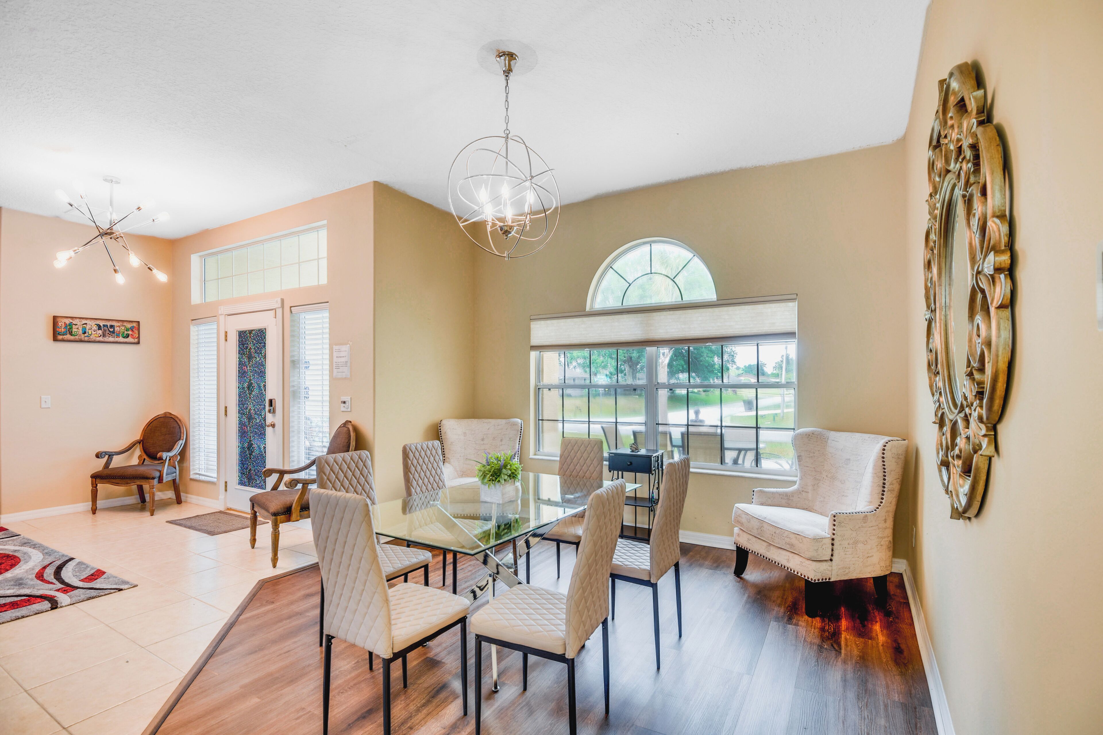 House (5 Bedrooms) | Interior