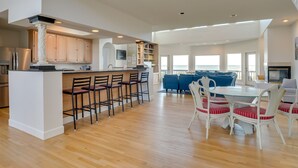 Dining - Spacious Isle of Palms Home w/ Ocean Views! (Isle of Palms)