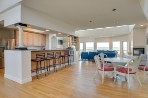 Dining - Spacious Isle of Palms Home w/ Ocean Views! (Isle of Palms)