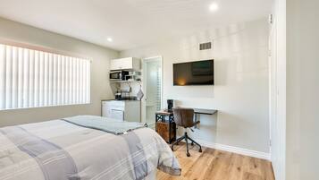 Apartment (0 Bedroom) | Interior