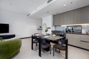 Leilighet – comfort | Eget kjøkken | Kjøleskap, mikrobølgeovn, ovn og kaffetrakter/tekoker