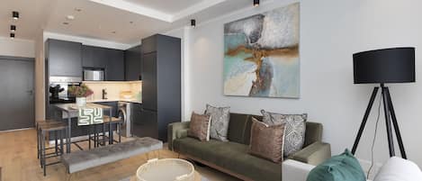 Apartment (2 Bedrooms) | Front of property