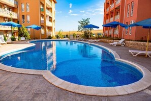 Pool - Studio Apt w Free Airport Pickup (Burgas)