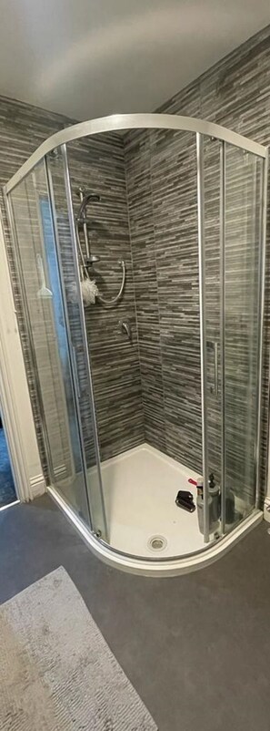 Bruser, håndklæder, Toiletpapir
