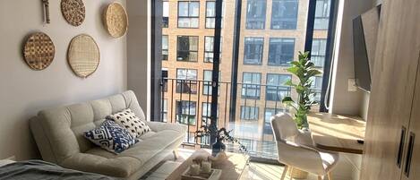 1 غرفة نوم وخدمة الإنترنت وملاءات أسرّة وتسهيلات لدخول الكراسي المتحركة