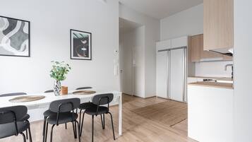 Deluxe Apartment | 2 bedrooms, premium bedding, down duvets, individually decorated